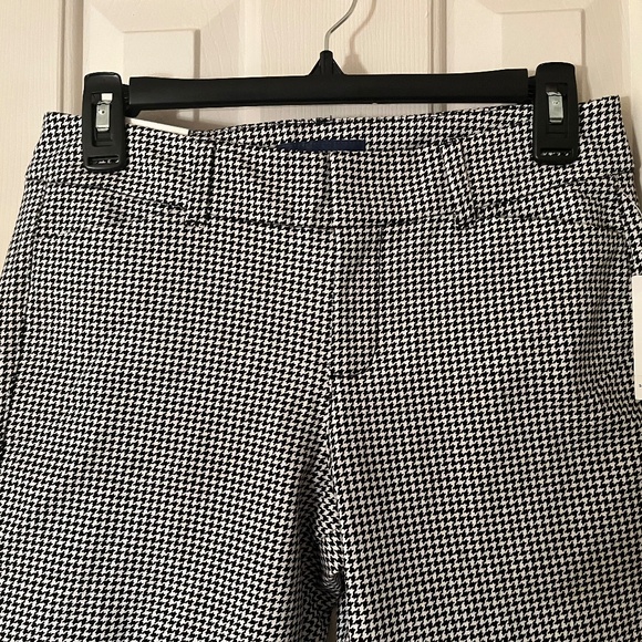 Old Navy Size 4 Houndstooth Mid-Rise. Ankle Length Pants - Picture 2 of 7